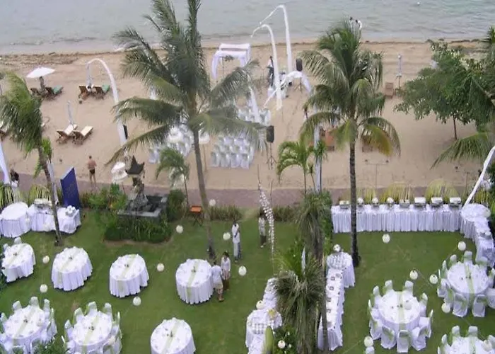 リゾート The Oasis Benoa Bali 4*